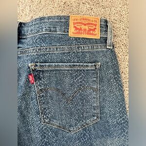 Women’s 711 Levi’s